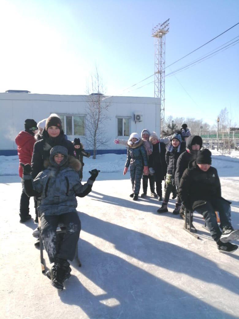 Школьники Белогорска зажгли на "Ледовых стартах"