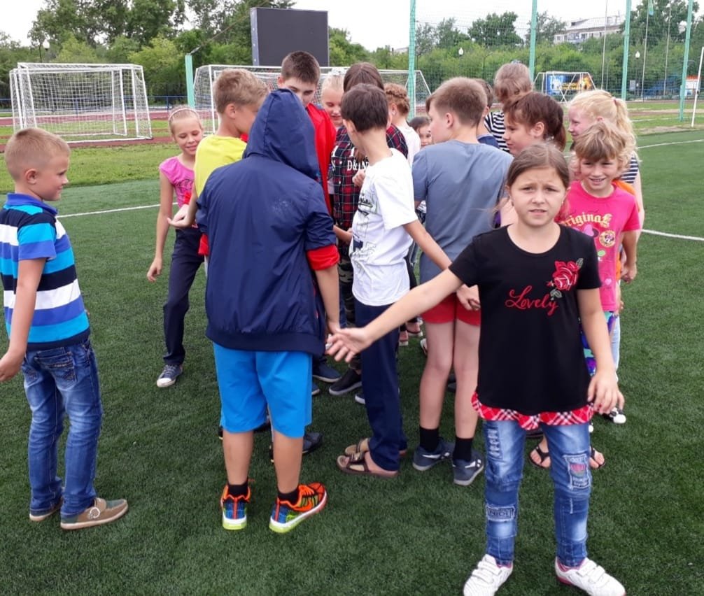 18 июня дети приняли участие в спортивном мероприятии "Здравствуй лето!".